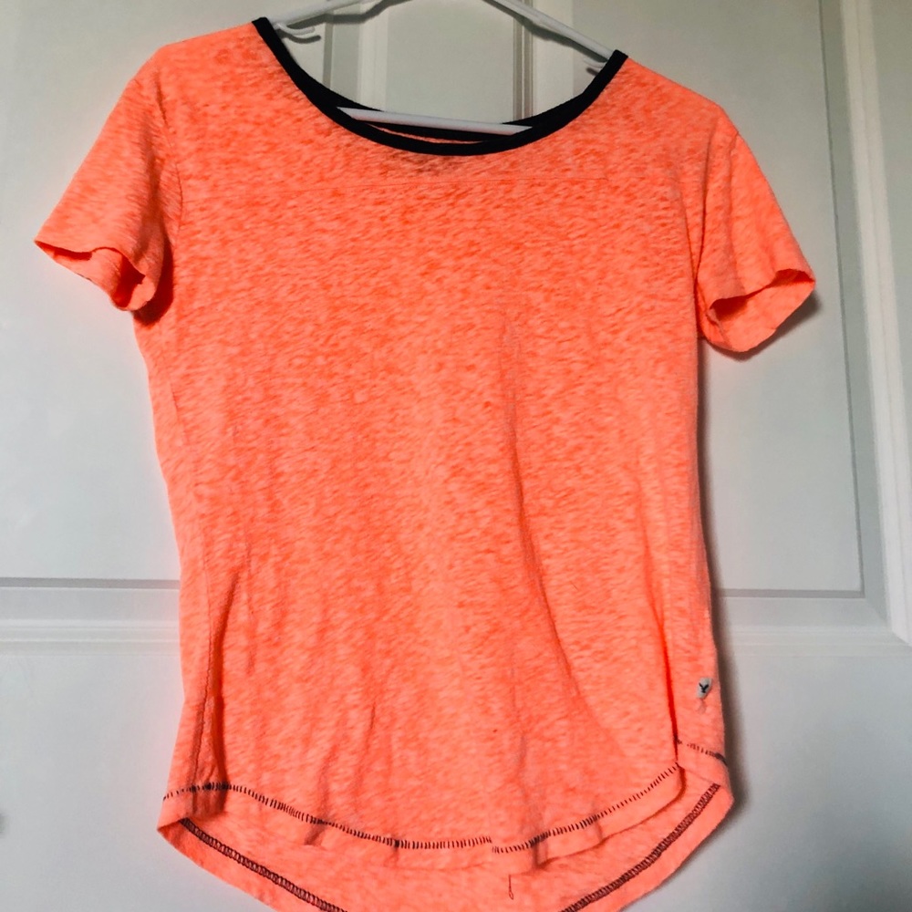 Basic orange t-shirt